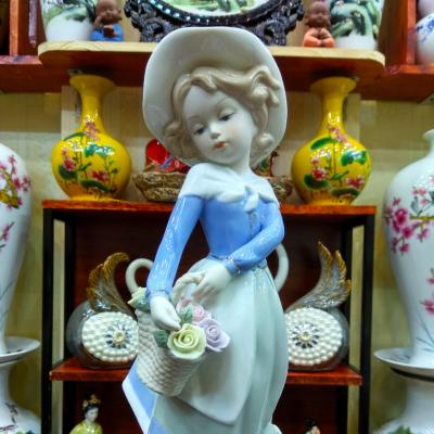 Tượng Cô Gái Phong Cách Châu Âu